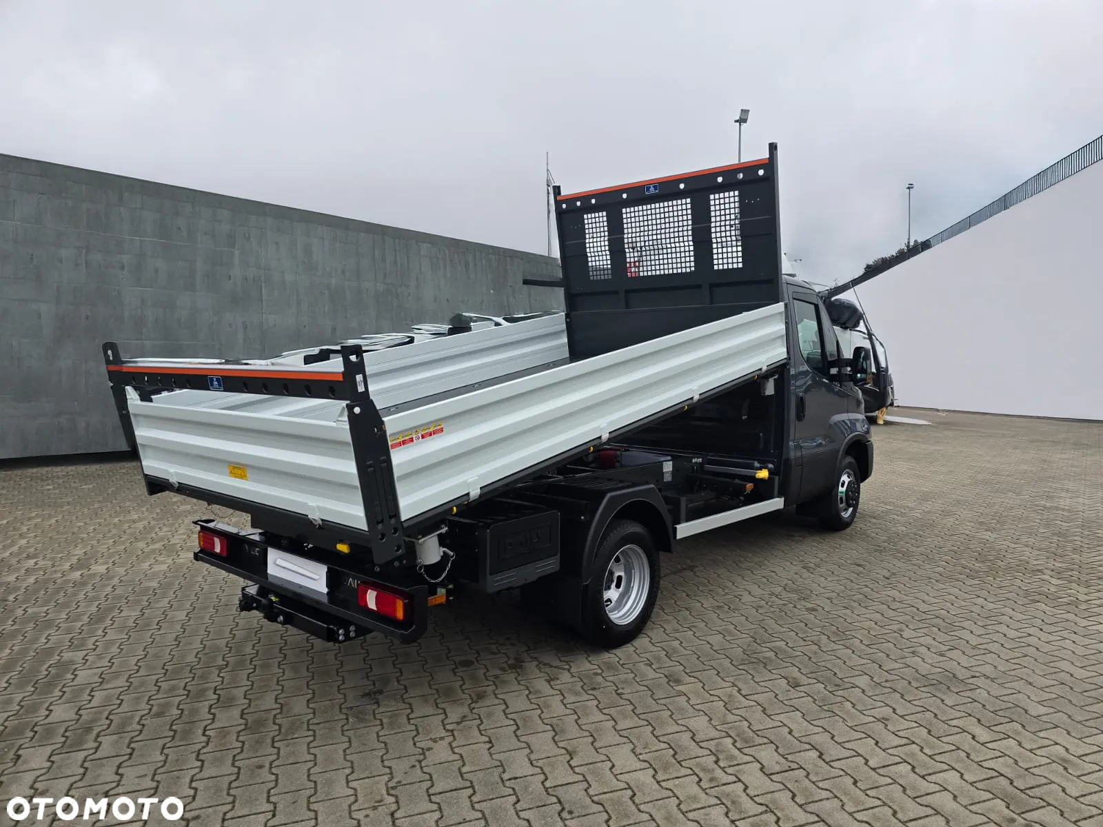 Iveco Daily wywrotka 50C18HZ - 7