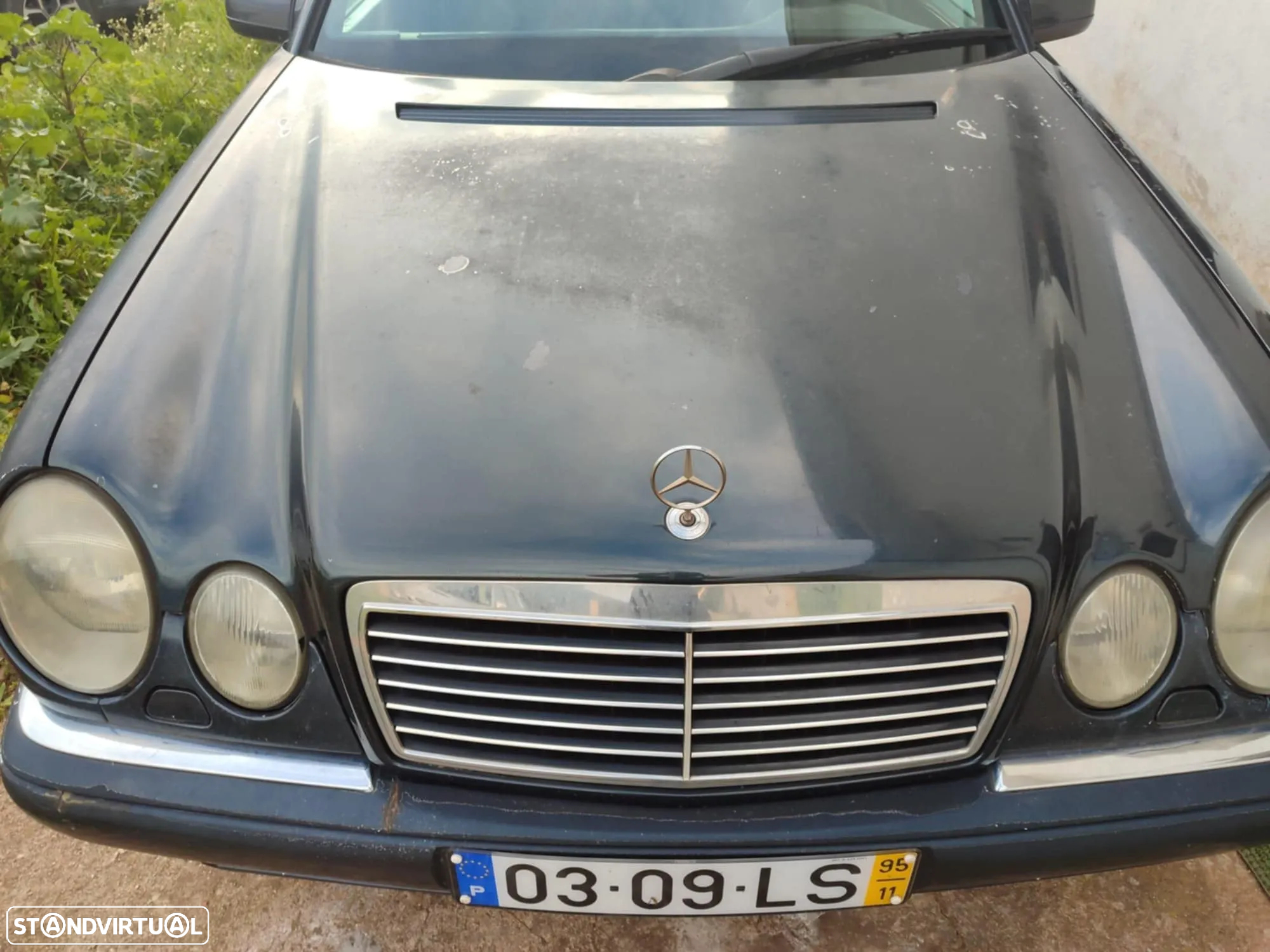 Mercedes-Benz 200 - 7