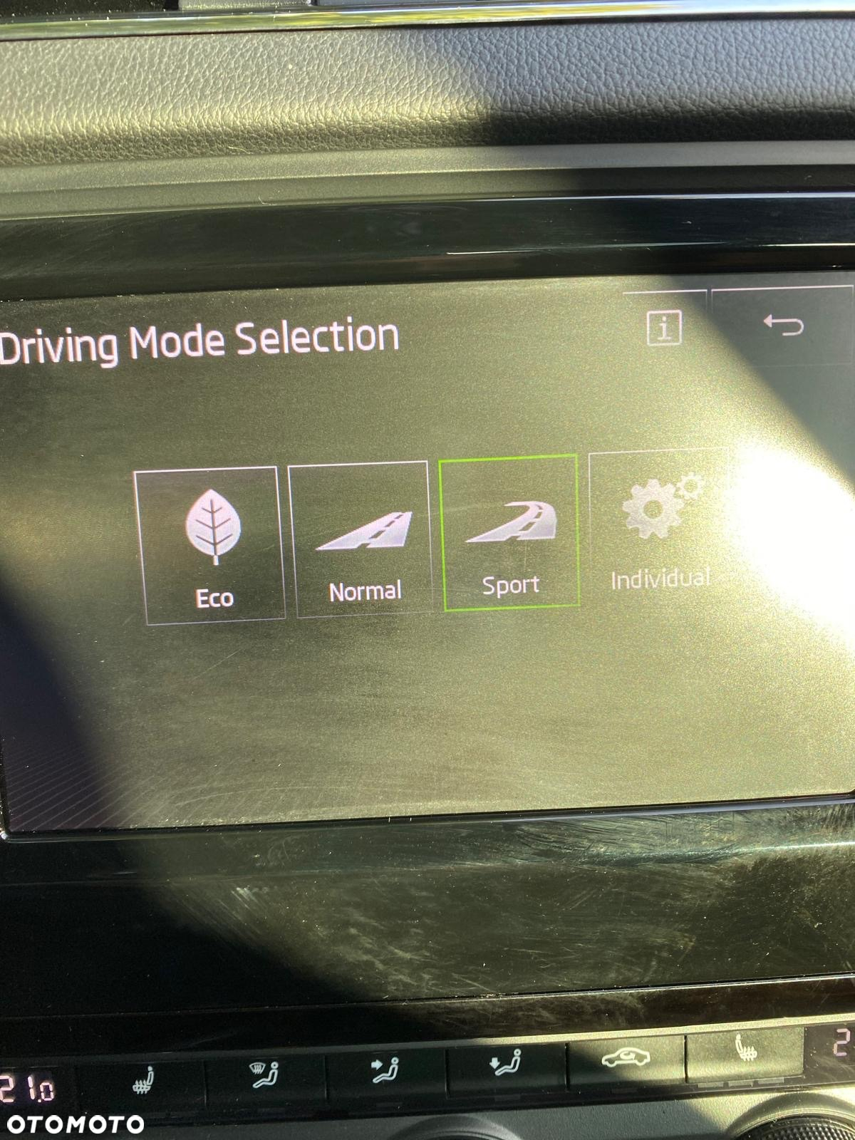 Skoda Octavia 2.0 TSI RS - 28