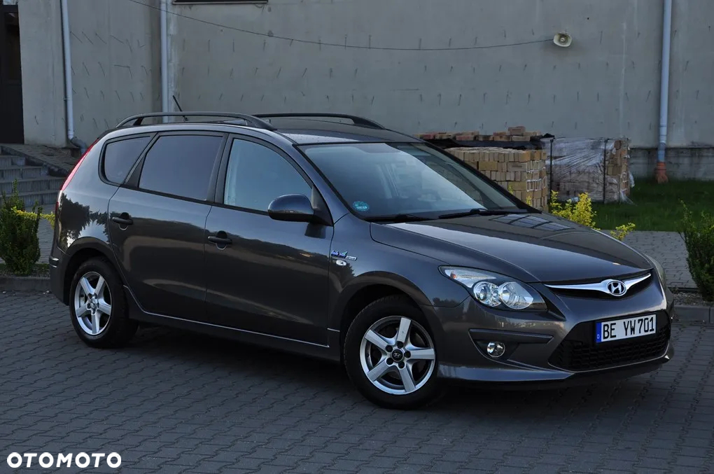 Hyundai i30 i30cw 1.6 CRDi blue Classic - 16