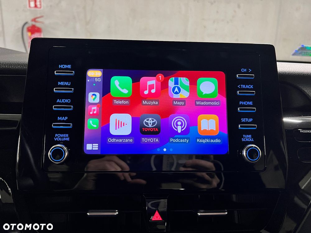 Toyota Camry 2.5 Hybrid Comfort CVT - 35