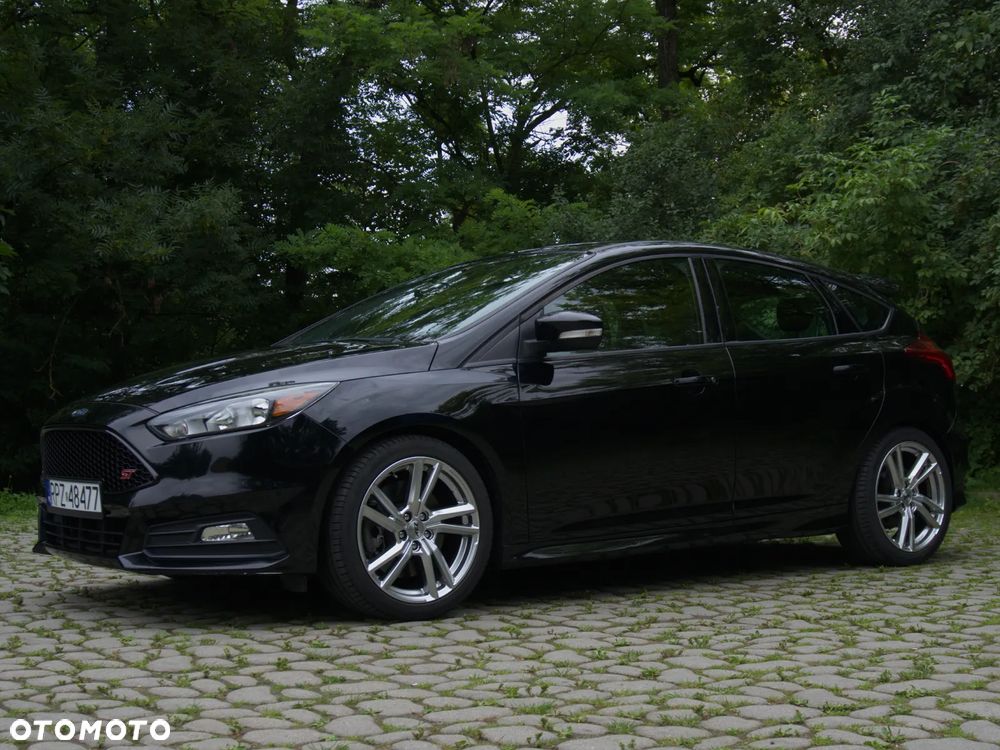 Ford Focus ST - 8