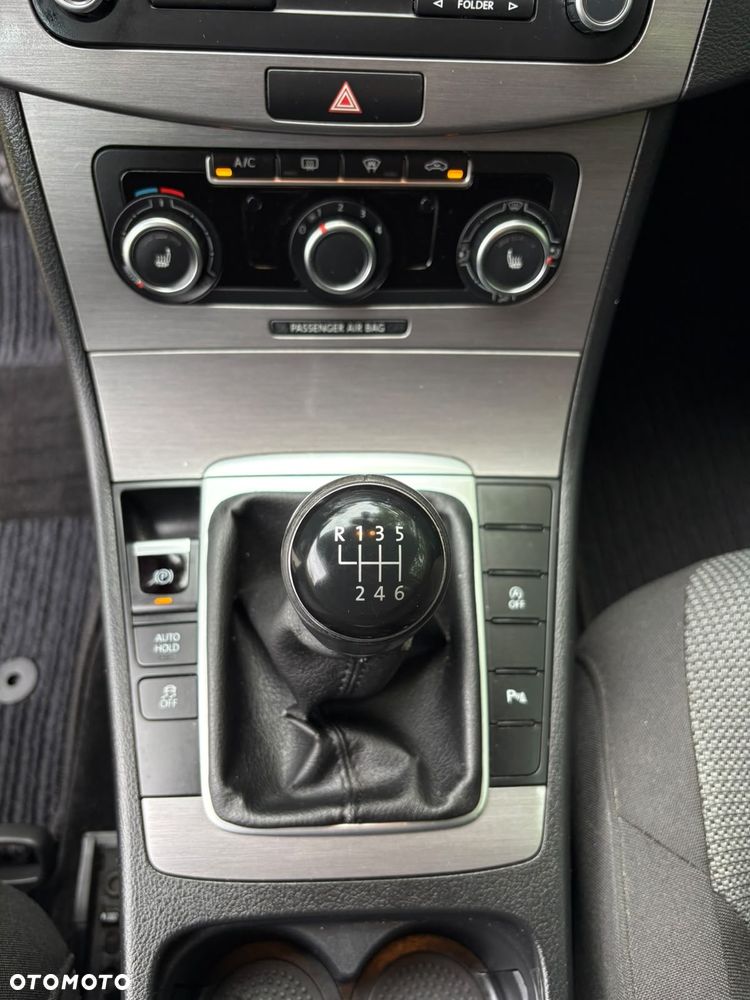 Volkswagen Passat 1.6 TDI BlueMotion - 13