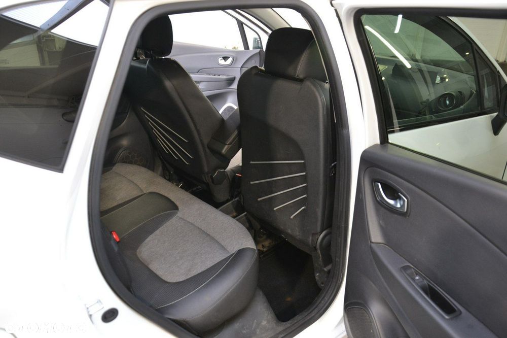 Renault Captur - 23
