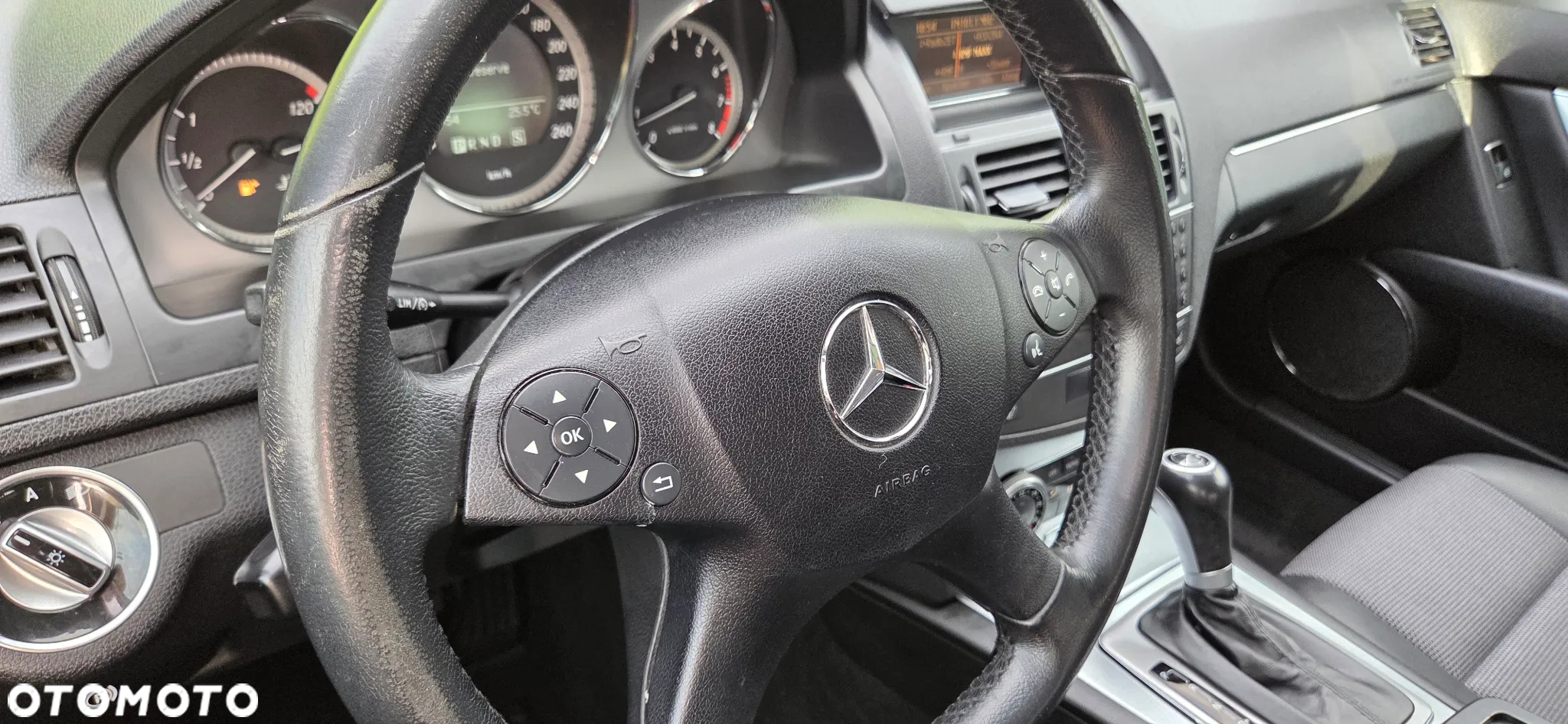 Mercedes-Benz Klasa C 180 T CGI Automatik BlueEFFICIENCY Avantgarde - 31