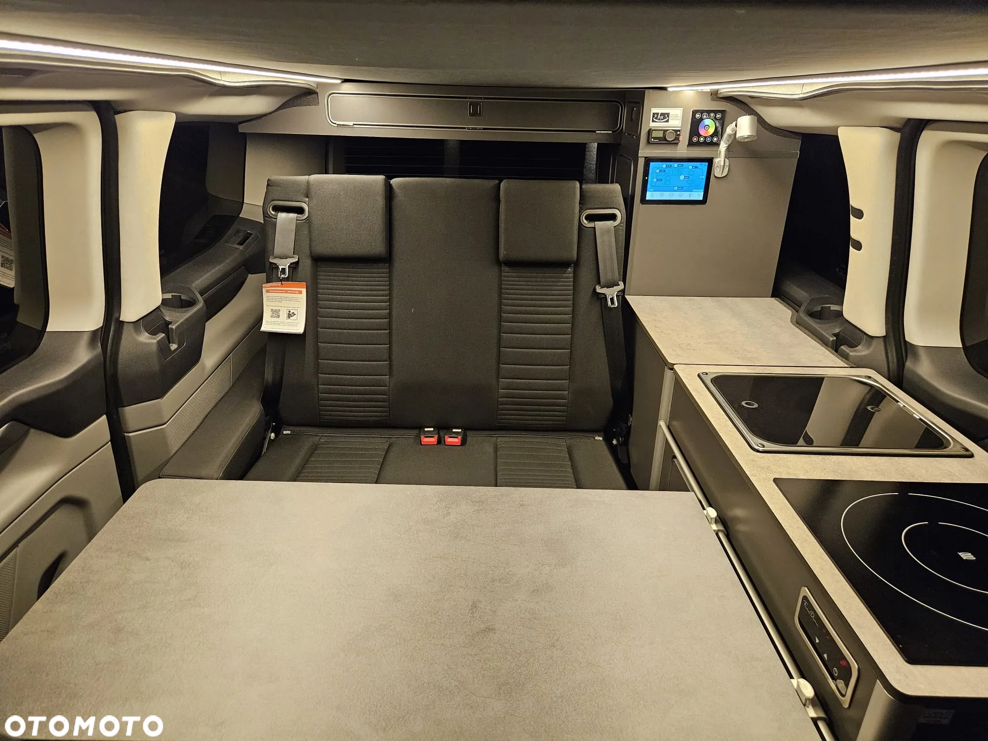 Ford Tourneo Custom 2.0 EcoBlue L1 Titanium - 28