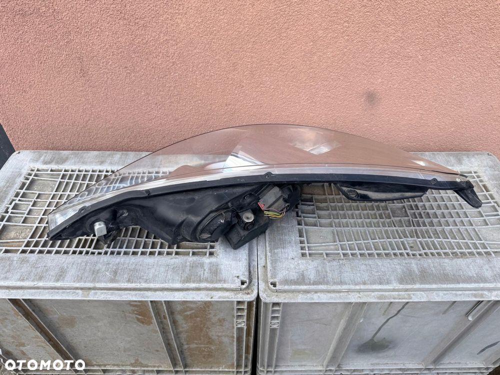 Lampa przednia PEUGEOT 206 + PLUS PRAWA EUROPA - 2