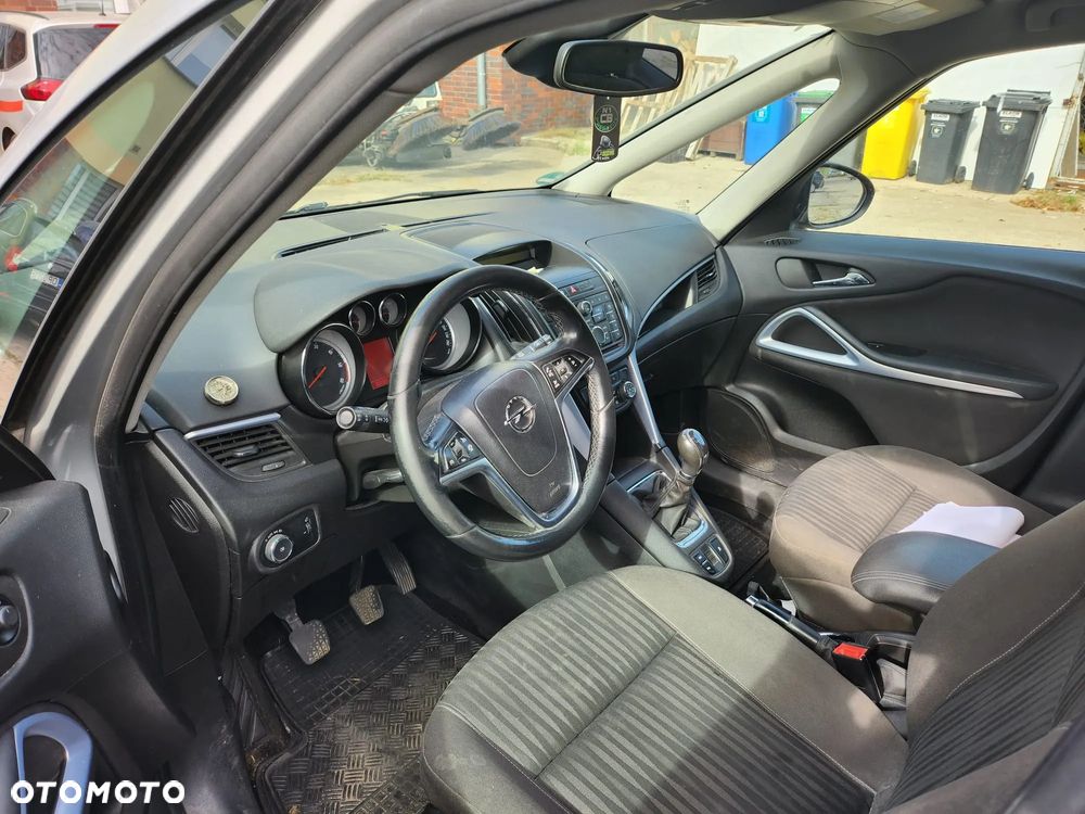 Opel Zafira - 15