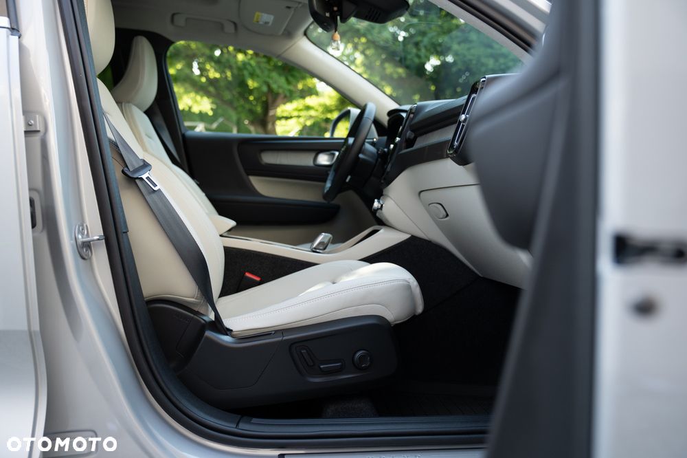 Volvo XC 40 B5 AWD Ultimate Bright - 19