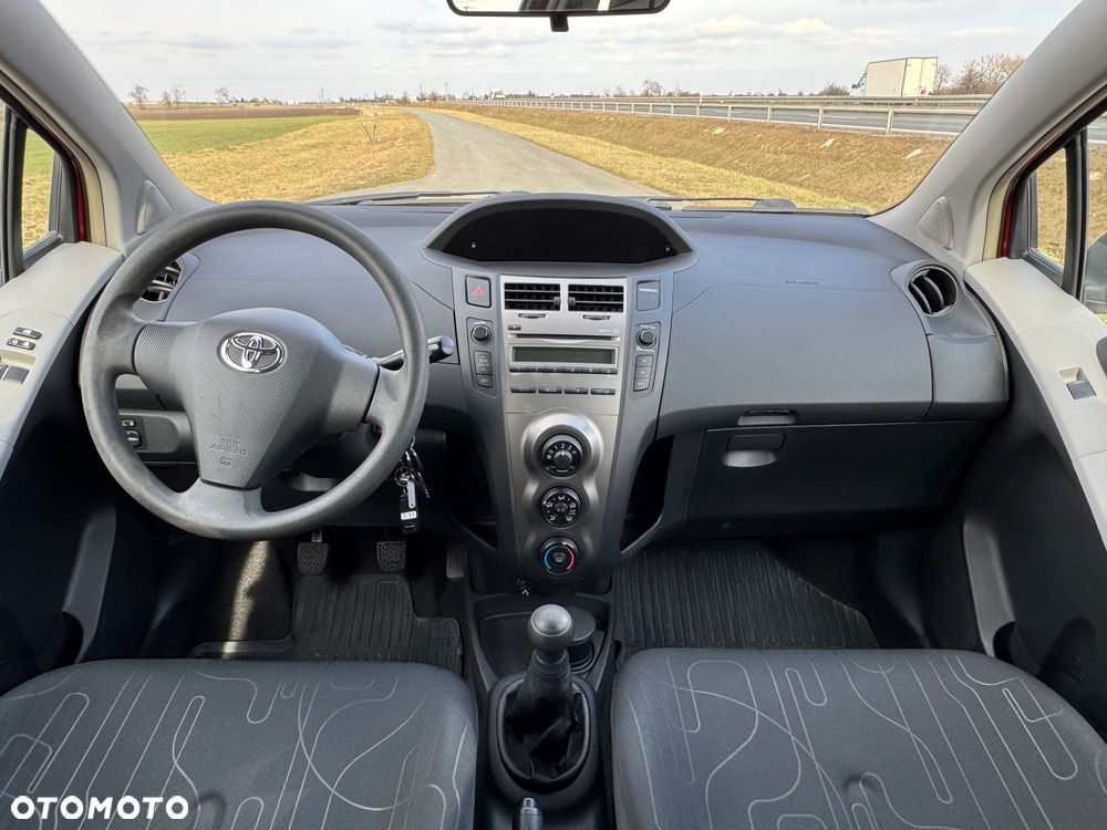 Toyota Yaris 1.0 VVT-i - 19