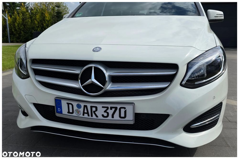 Mercedes-Benz Klasa B 180 7G-DCT UrbanStyle Edition - 4