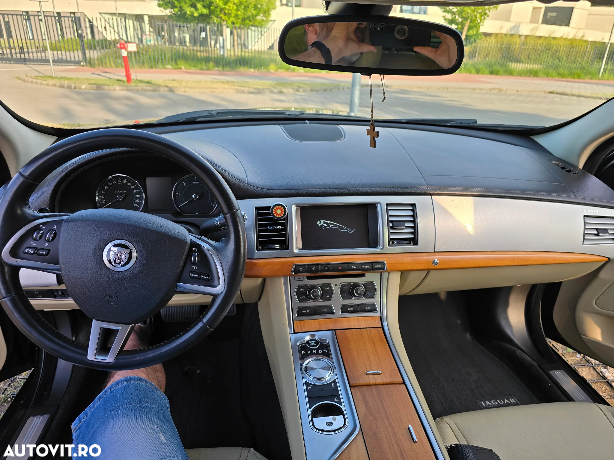 Jaguar XF 2.2D Premium Luxury - 2