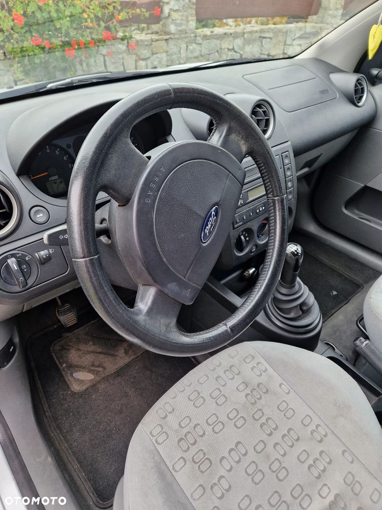 Ford Fiesta - 8