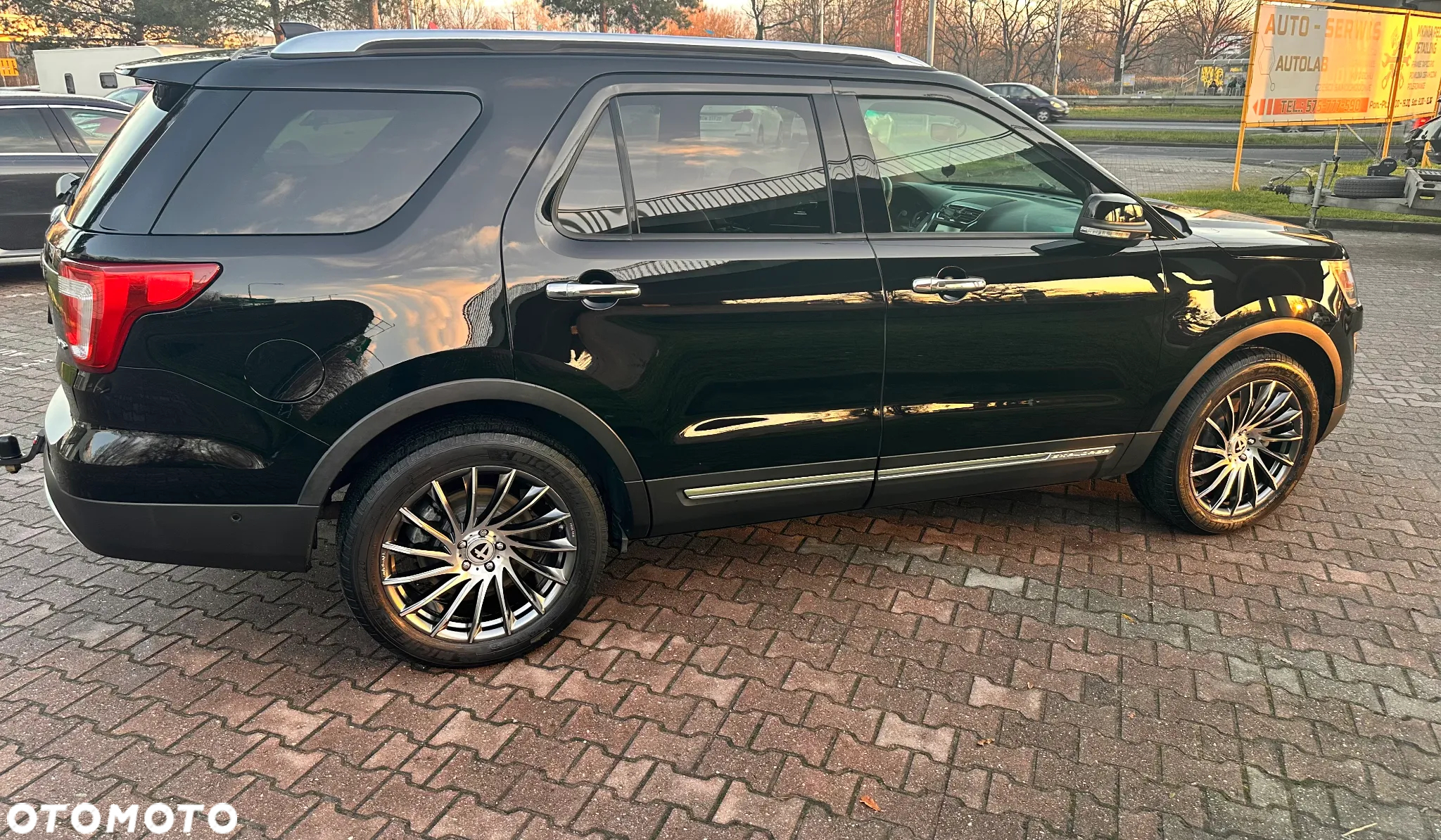 Ford Explorer - 4