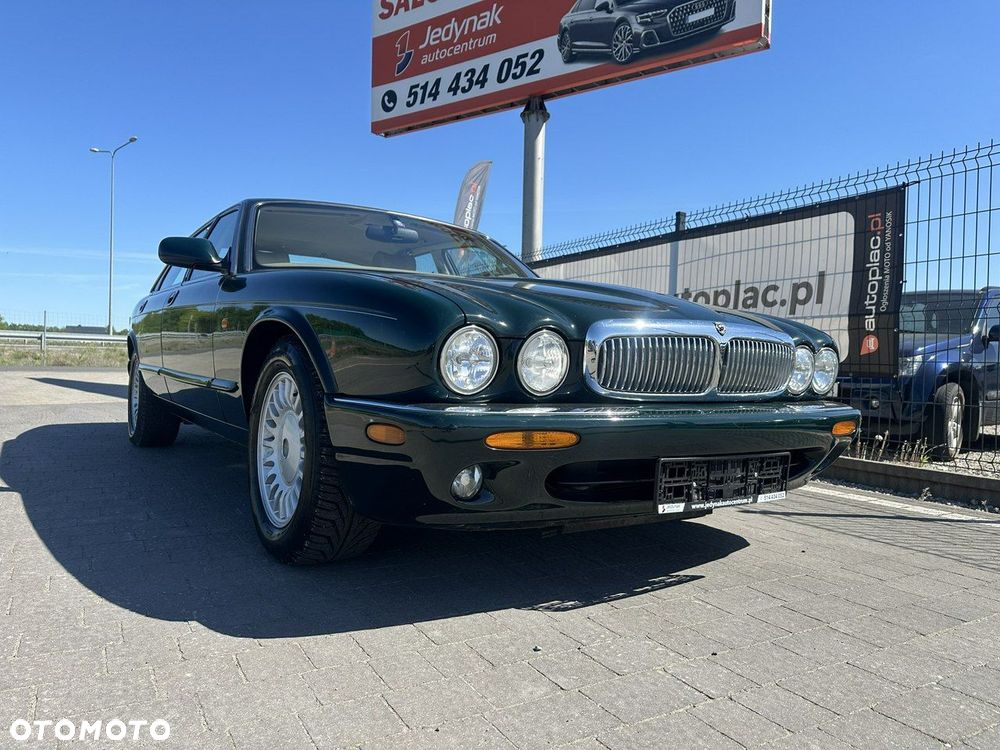 Jaguar XJ - 12