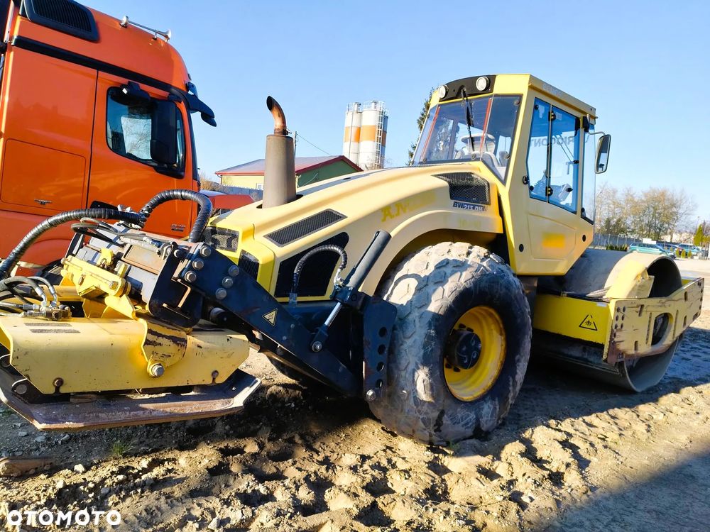 Bomag BW 213 DH-4 - 4