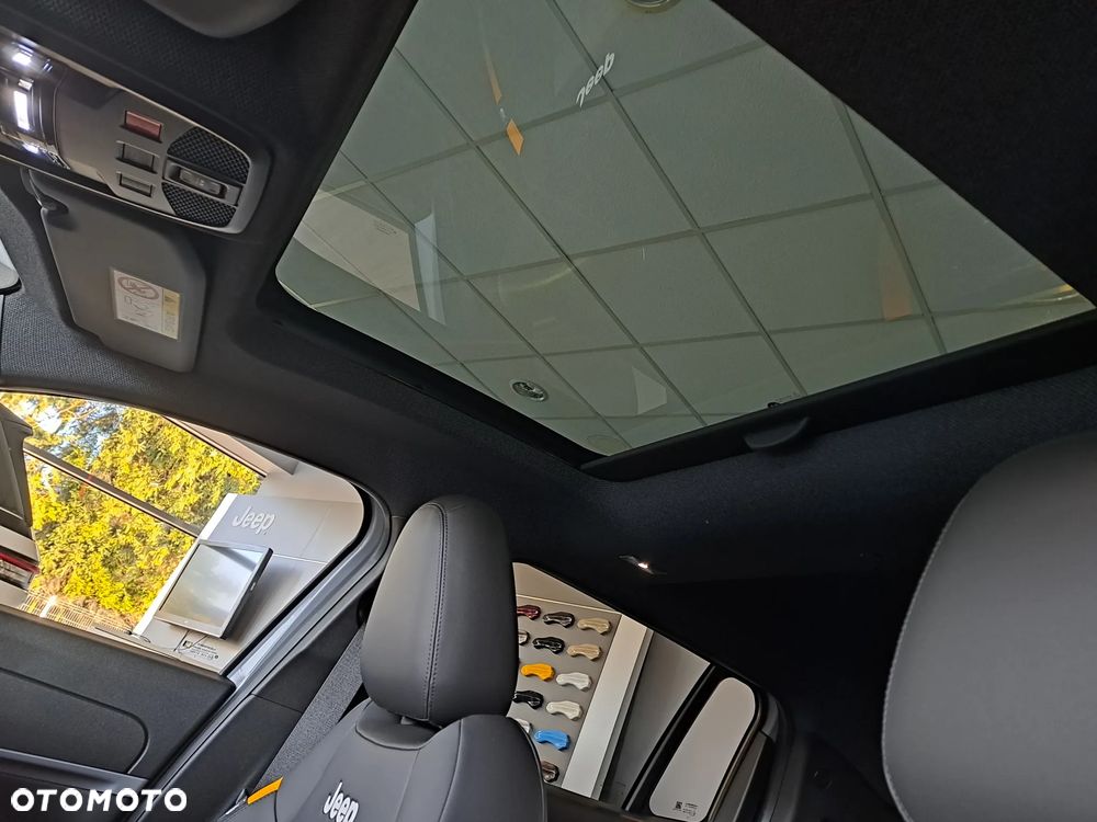 Jeep Avenger 1.2 T3 mHEV The North Face 4xe eDCT6 - 10