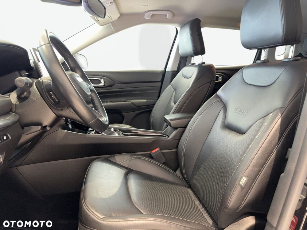 Jeep Compass - 10