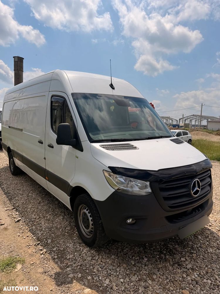 Mercedes-Benz Sprinter - 2