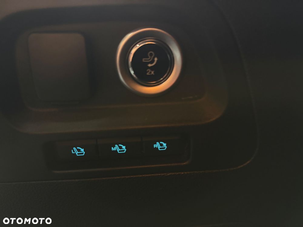 Ford S-Max 2.0 EcoBlue Titanium - 37