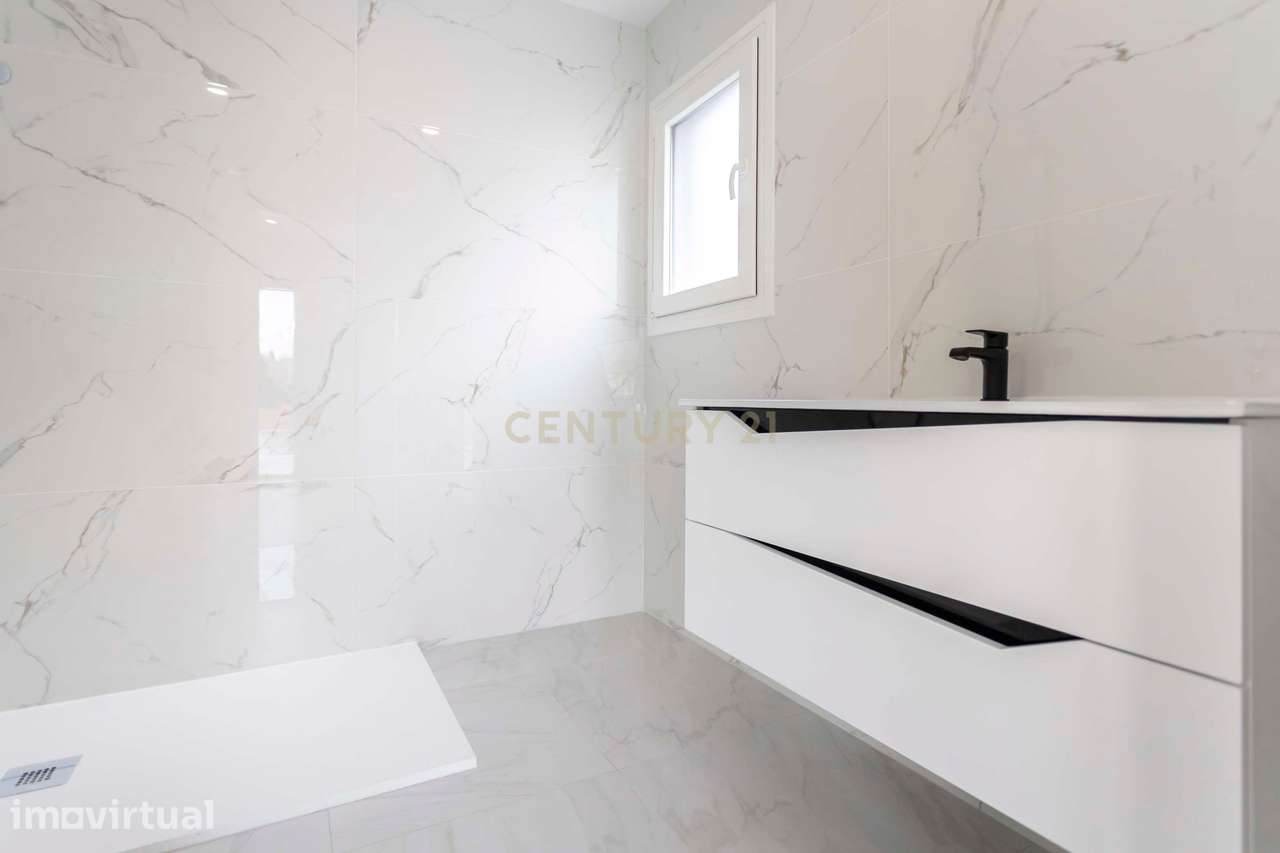 Moradia Nova Isolada T4 c/piscina - Foros de Amora - Grande imagem: 3/37