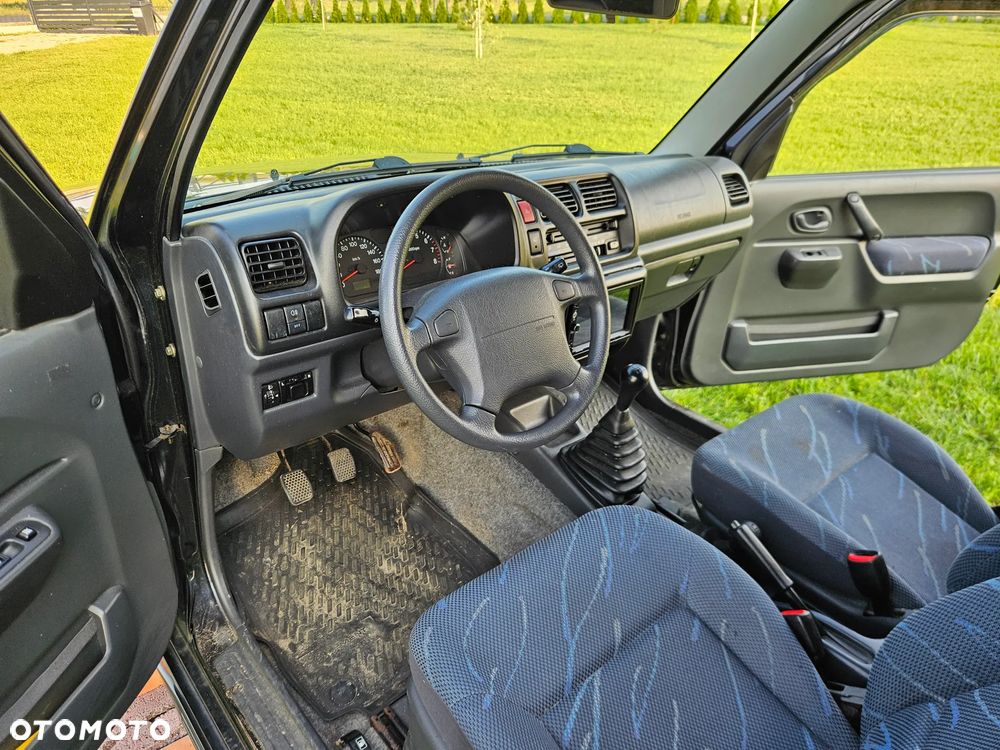 Suzuki Jimny 1.3 - 6