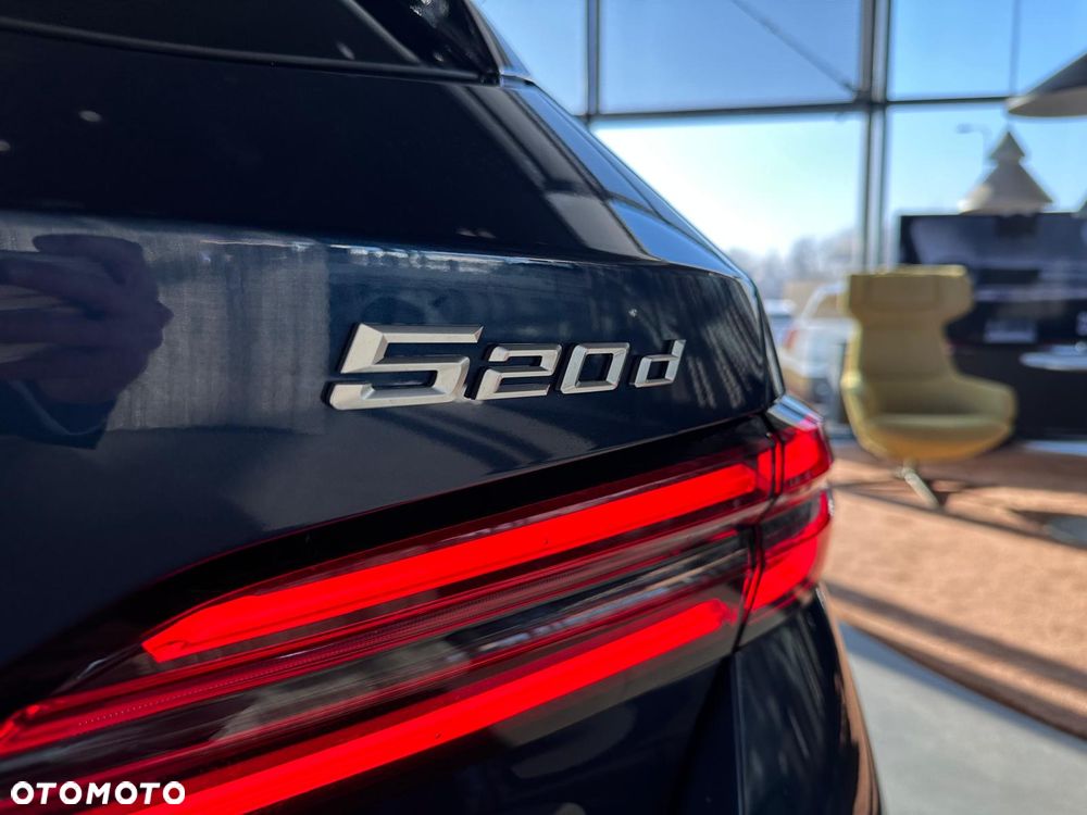 BMW Seria 5 520d xDrive mHEV - 12