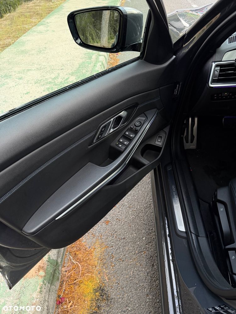 BMW Seria 3 320d xDrive MHEV M Sport sport - 9