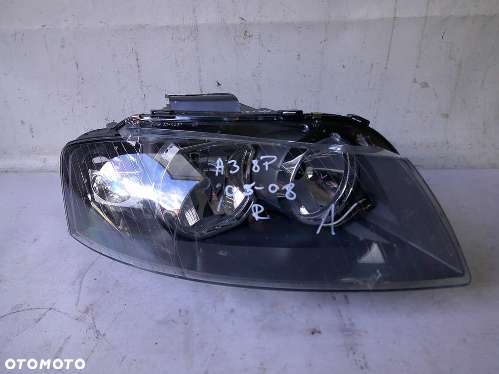 audi a3 8p lampa przód prawa nowa z uszkodzeniem przednia H7 - 1