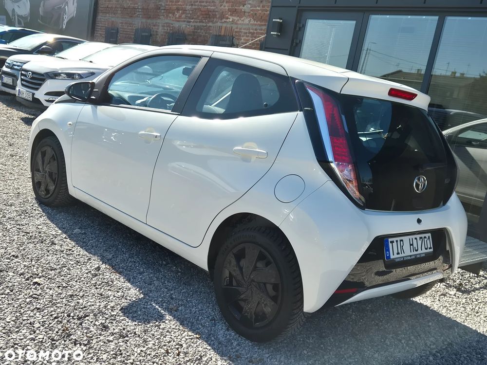 Toyota Aygo x-play Eco - 9