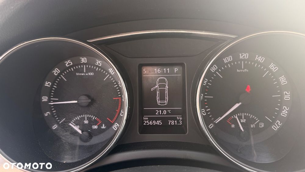 Skoda Superb 2.0 TDI DSG Ambition - 31