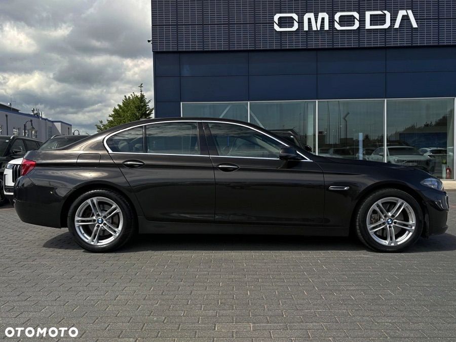 BMW Seria 5 525d xDrive Luxury Line - 7