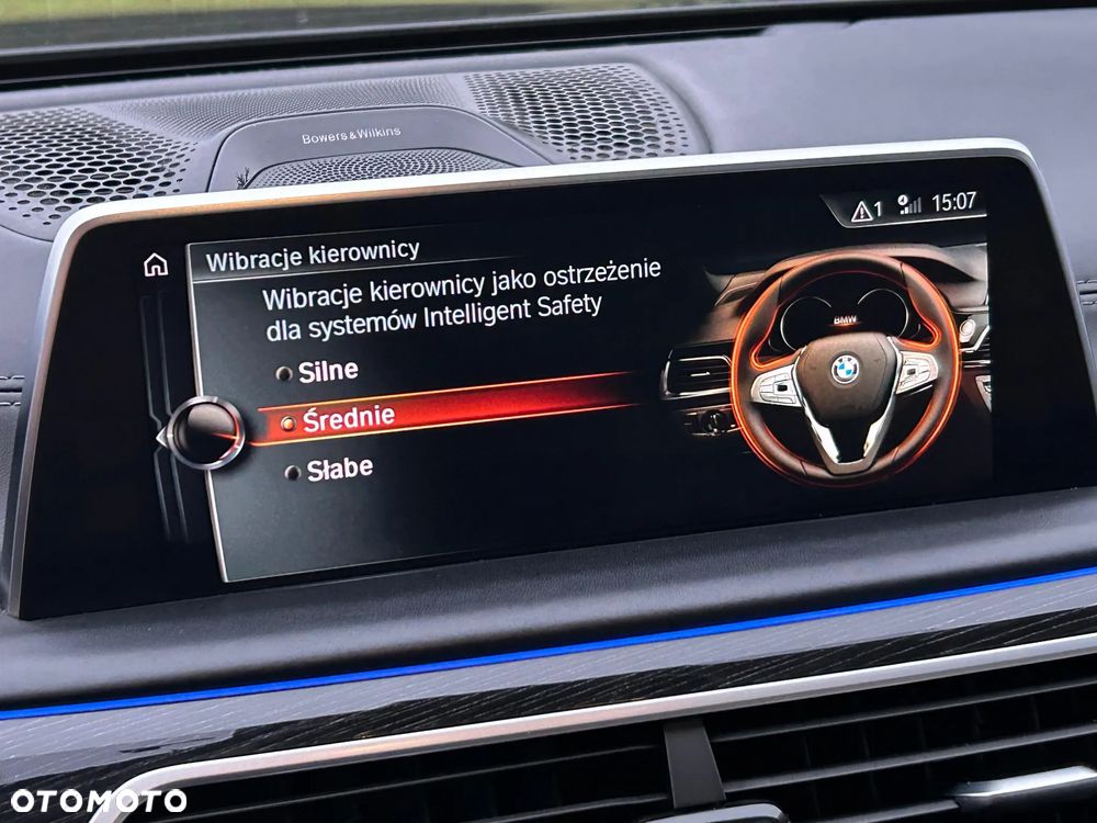 BMW Seria 7 750i - 25