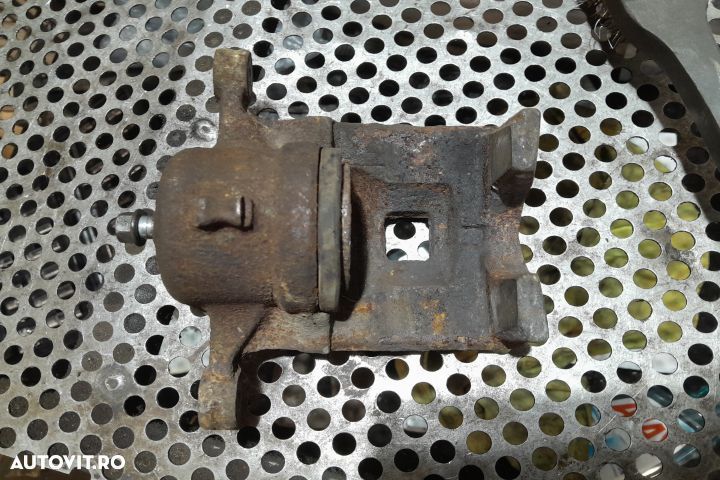 Etrier fata dreapta Ford Fiesta 6 [2008 - 2013] Hatchback 3-usi 1.25 - 4