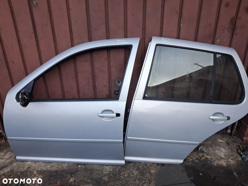 Volkswagen Golf 4 IV HB Drzwi lewe LB7Z srebrne przód przednie kierowcy tył tył Generation szeroka listwa - 2