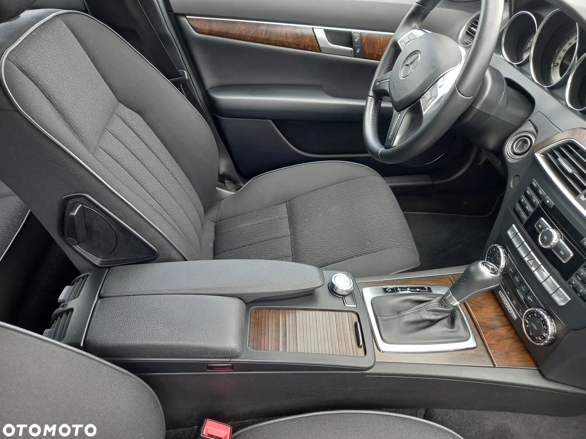 Mercedes-Benz Klasa C 200 T (BlueEFFICIENCY) 7G-TRONIC Elegance - 34