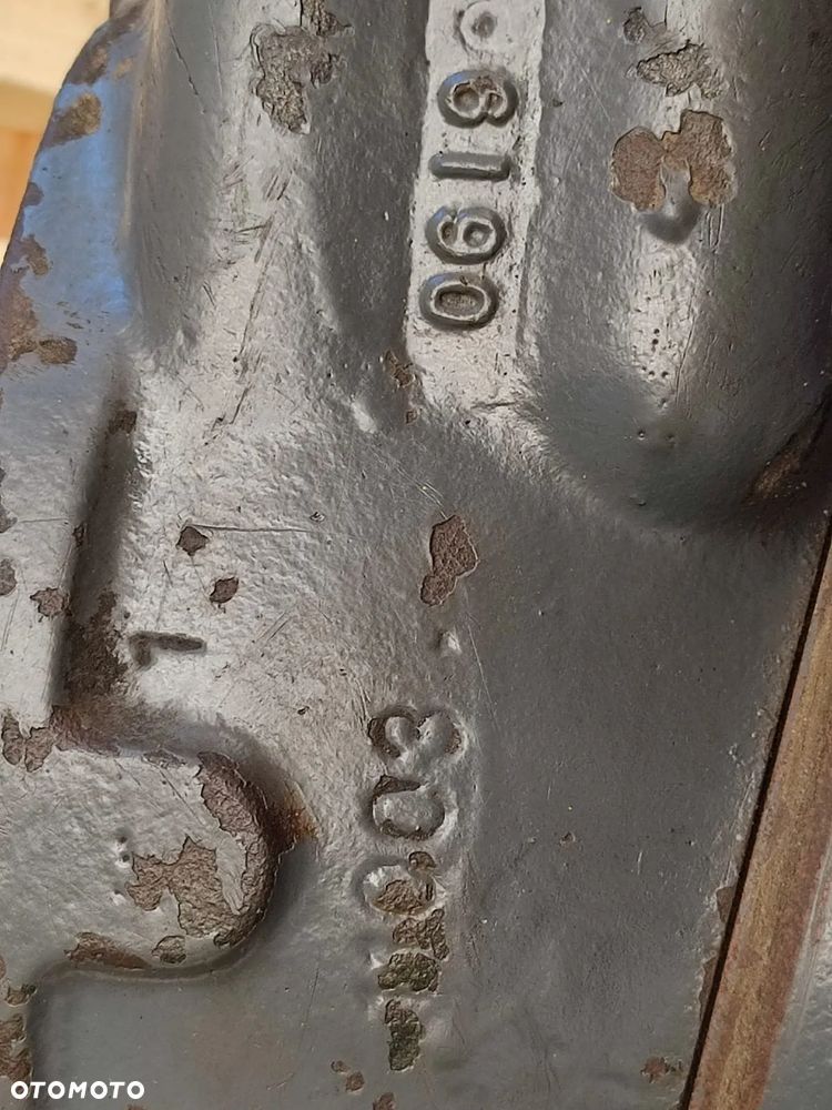 Zwolnica Zwrotnica Piasta 19025 Półoś NEW HOLLAND LB95 - 12