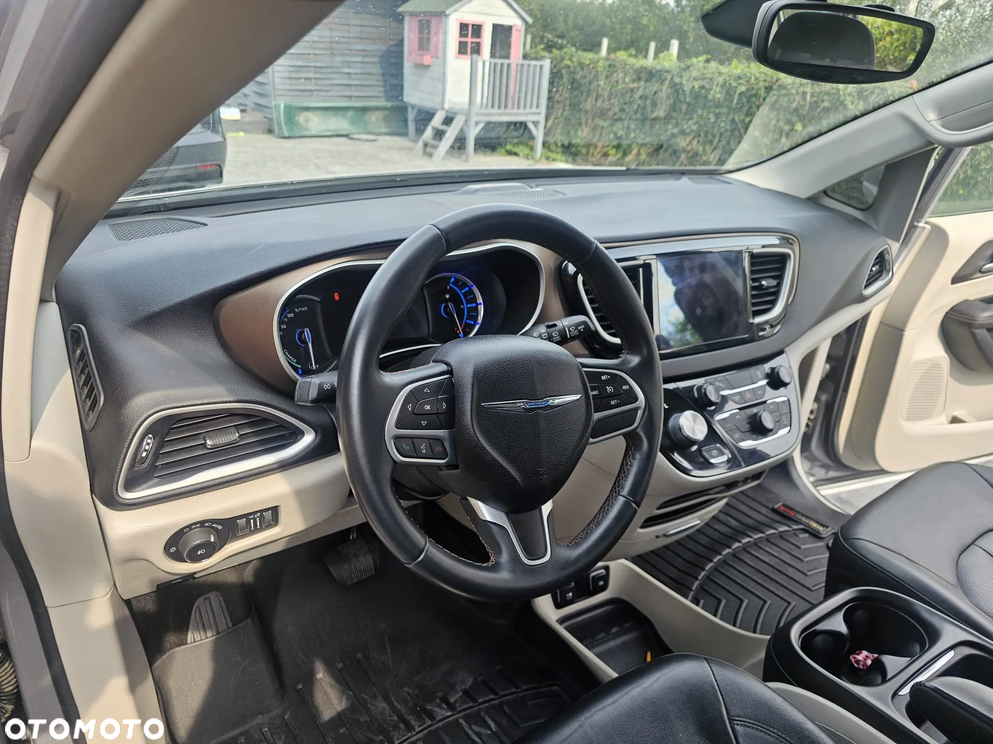 Chrysler Pacifica - 14