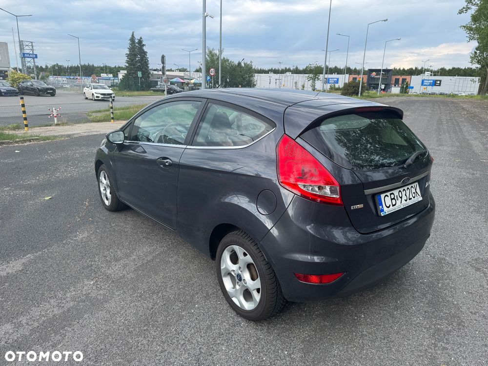 Ford Fiesta - 6