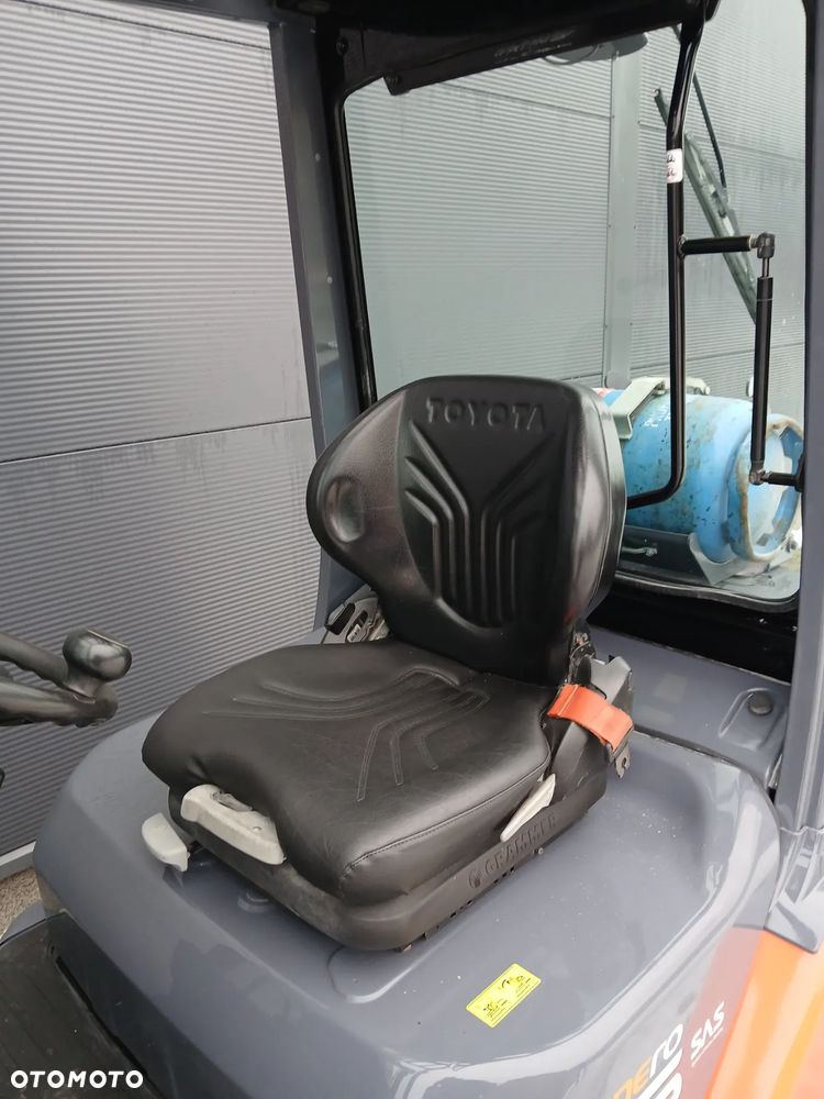 Toyota 02-8FGF25 - 8