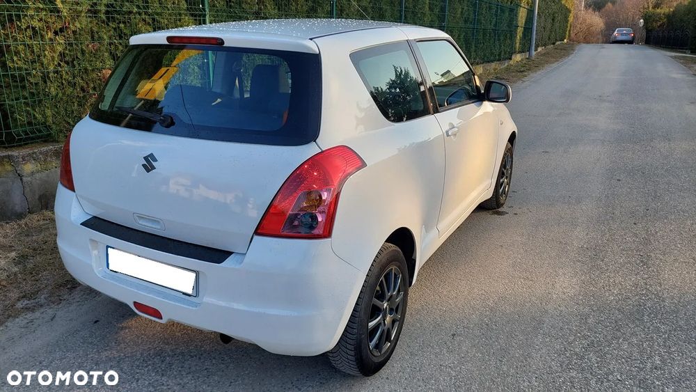Suzuki Swift - 4