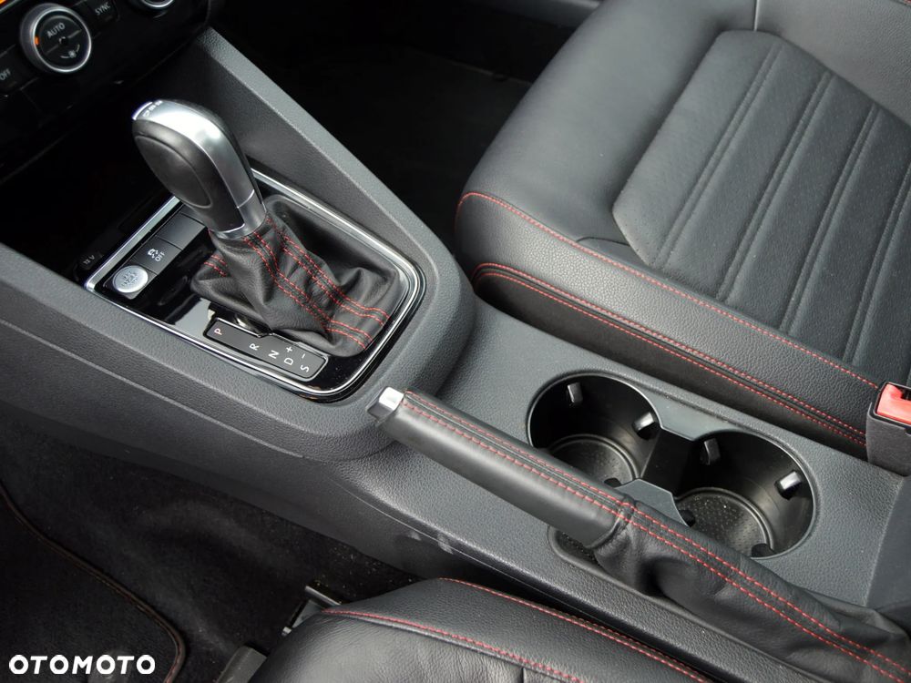 Volkswagen Jetta - 17