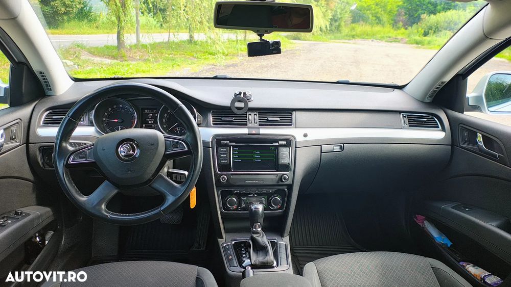 Skoda Superb 2.0 TDI Ambition - 10