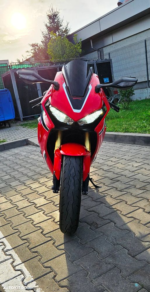 Honda CBR 1000RR Fireblade - 5