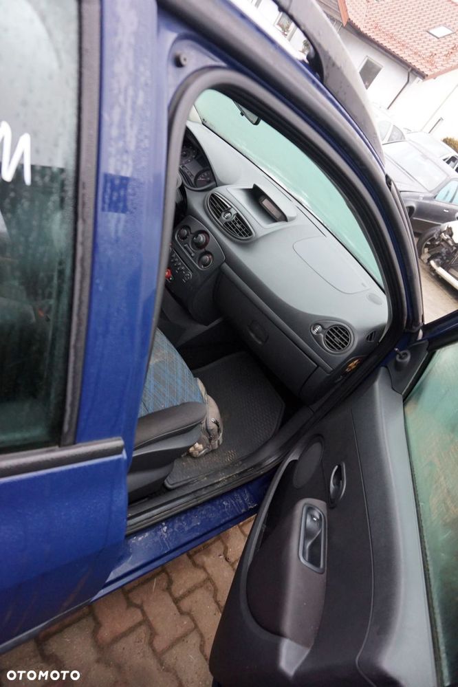 RENAULT CLIO III PH1 KOMBI 2008 OV460 1.2 16V D4F740 75KM JH3176 GRANATOWY na części - 9