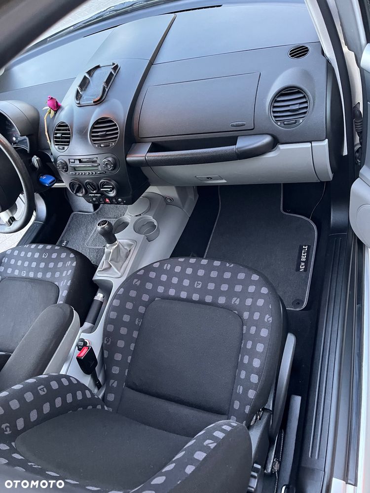 Volkswagen New Beetle 2.0 - 10