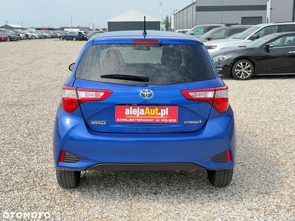Toyota Yaris Hybrid 100 Terra - 14