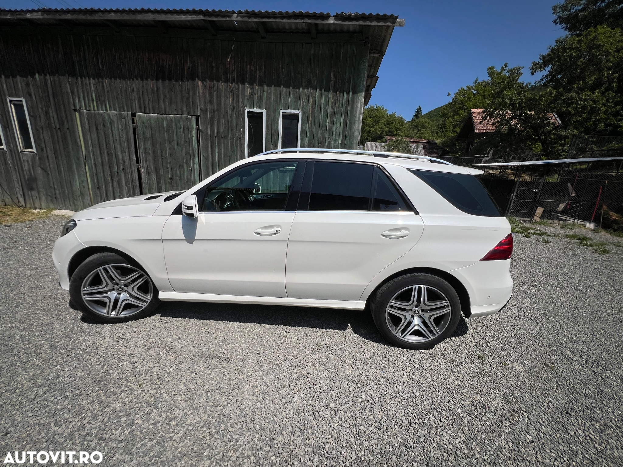 Mercedes-Benz GLE 250 d 4Matic 9G-TRONIC AMG Line - 3