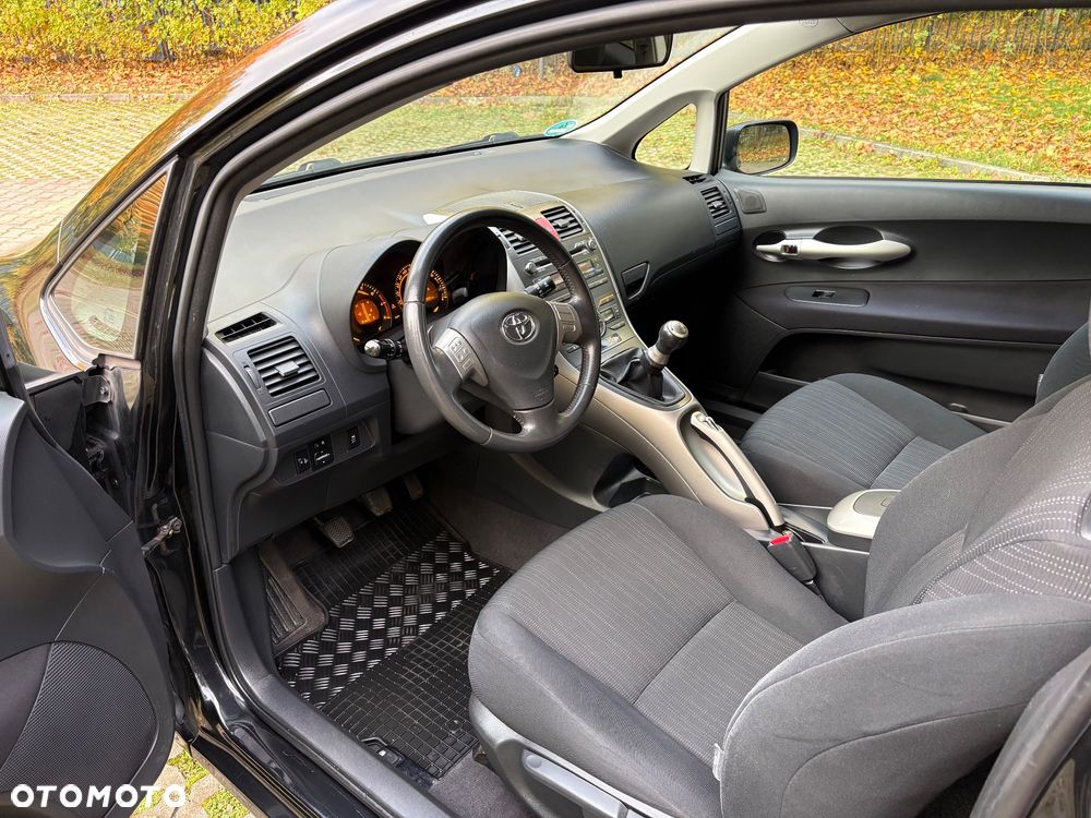 Toyota Auris - 13
