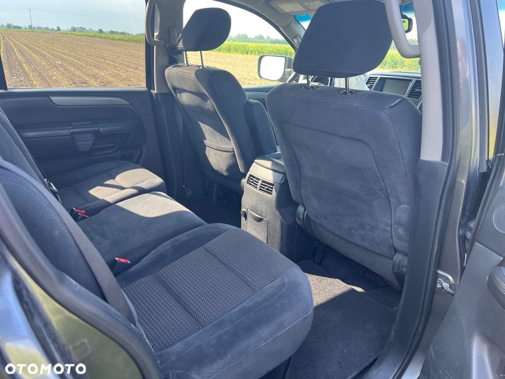 Nissan Armada - 12